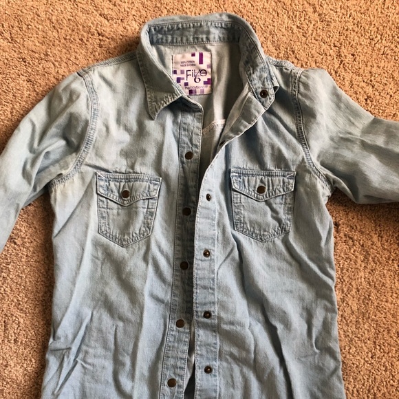 Lightweight Chambray Top - Picture 2 of 3